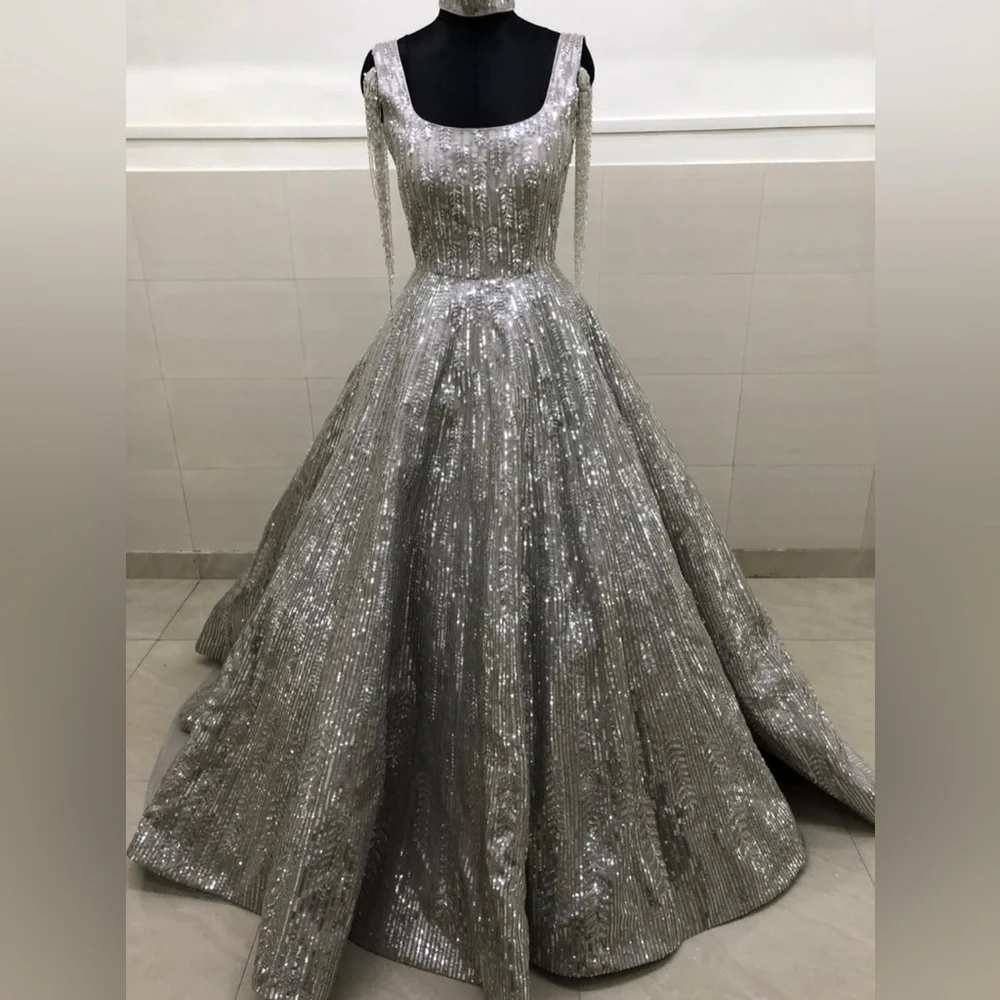 Custom Manish Malhotra Wedding Gown - Picture 5 of 6